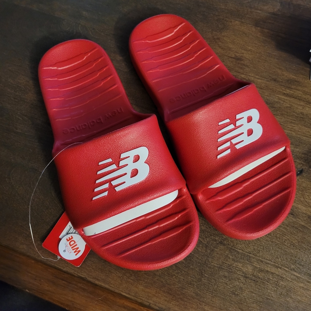 Nwt New Balance slides 9 Wide
